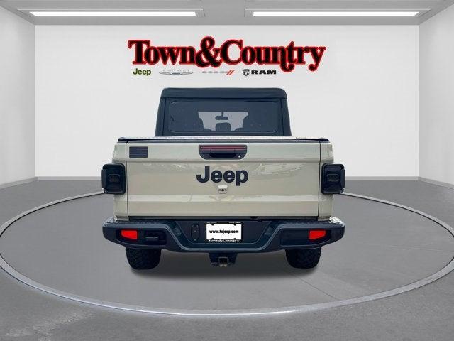 used 2022 Jeep Gladiator car, priced at $32,124