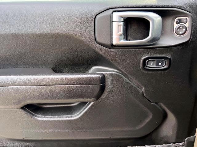 used 2022 Jeep Gladiator car, priced at $32,124