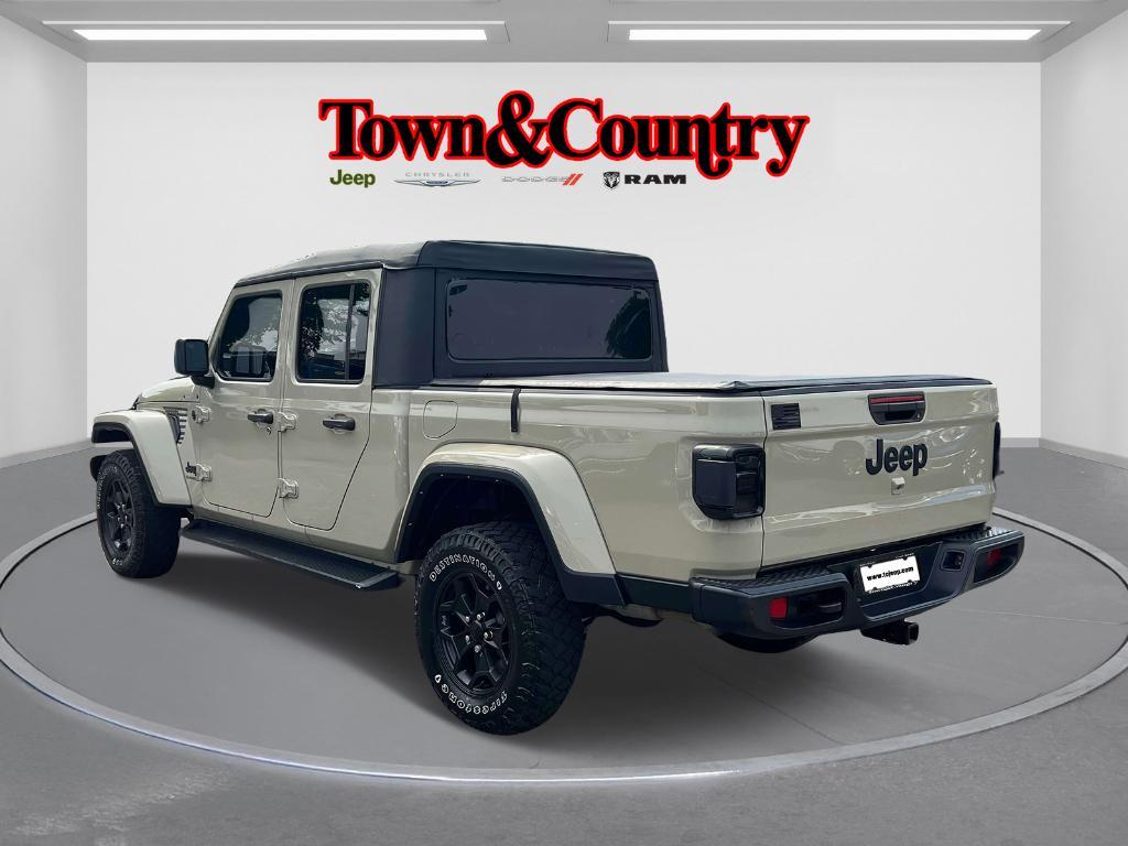 used 2022 Jeep Gladiator car, priced at $32,124