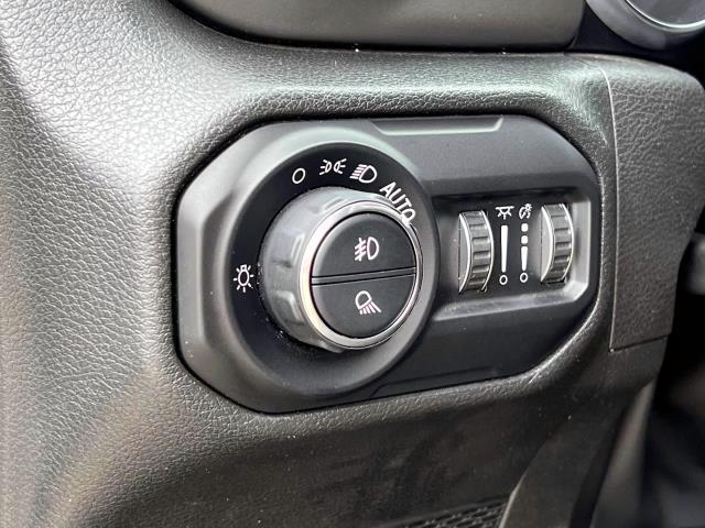 used 2022 Jeep Gladiator car, priced at $32,124