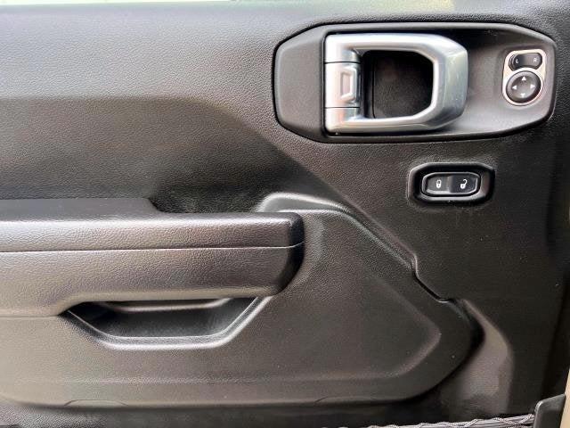 used 2022 Jeep Gladiator car, priced at $32,124
