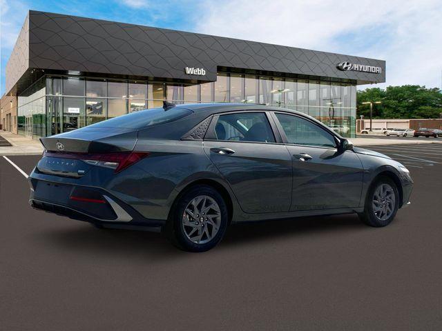 new 2025 Hyundai Elantra HEV car