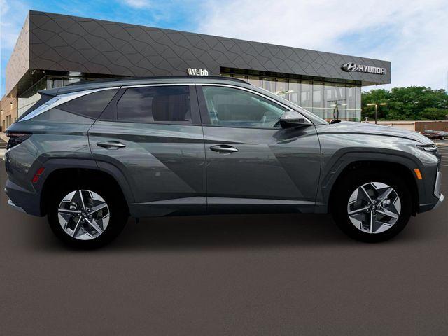 new 2025 Hyundai TUCSON Hybrid car, priced at $37,860