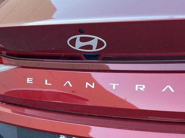 new 2025 Hyundai Elantra car