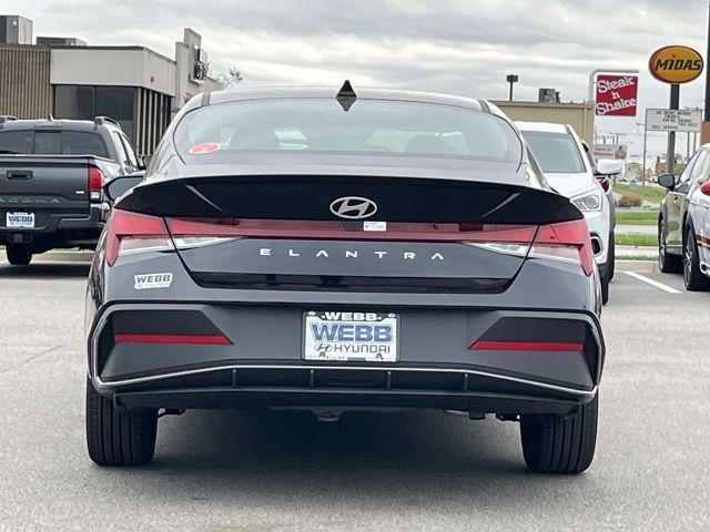 new 2025 Hyundai Elantra car