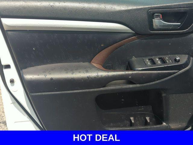 used 2019 Toyota Highlander car, priced at $22,523