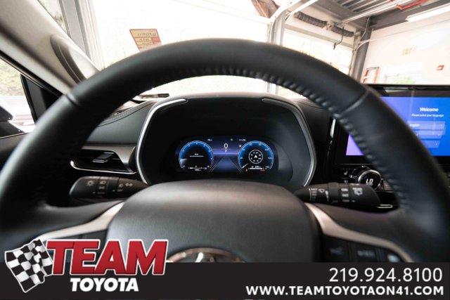used 2024 Toyota Highlander car, priced at $49,300