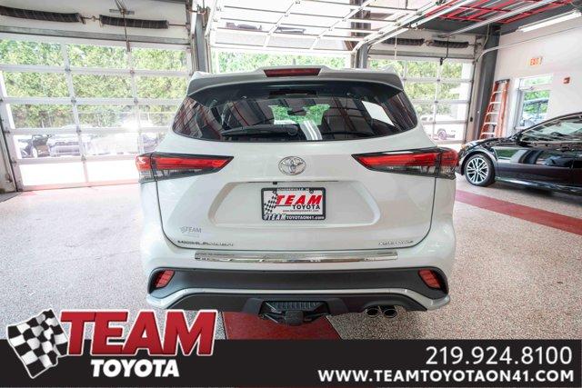 used 2023 Toyota Highlander car, priced at $34,000