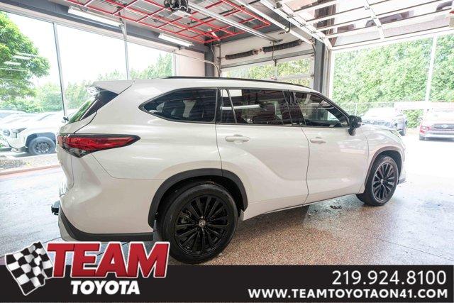 used 2023 Toyota Highlander car, priced at $34,000