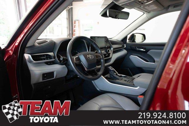 used 2021 Toyota Highlander car, priced at $29,500