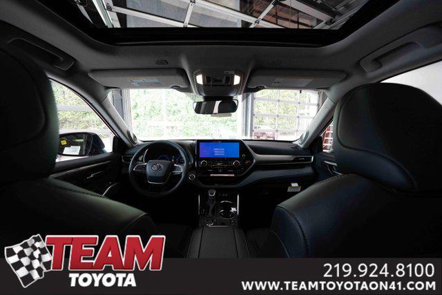 new 2025 Toyota Highlander car, priced at $54,571