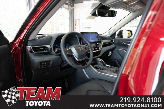 new 2025 Toyota Highlander car, priced at $54,571