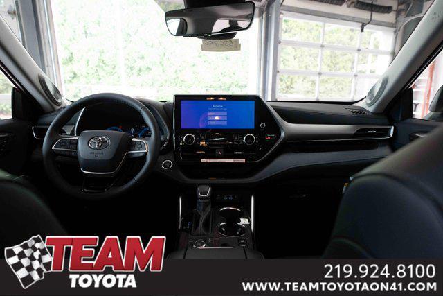 new 2025 Toyota Highlander car, priced at $54,571