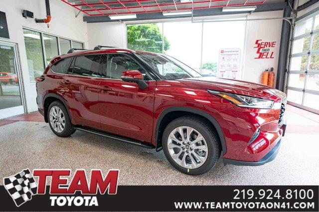 new 2025 Toyota Highlander car, priced at $54,571