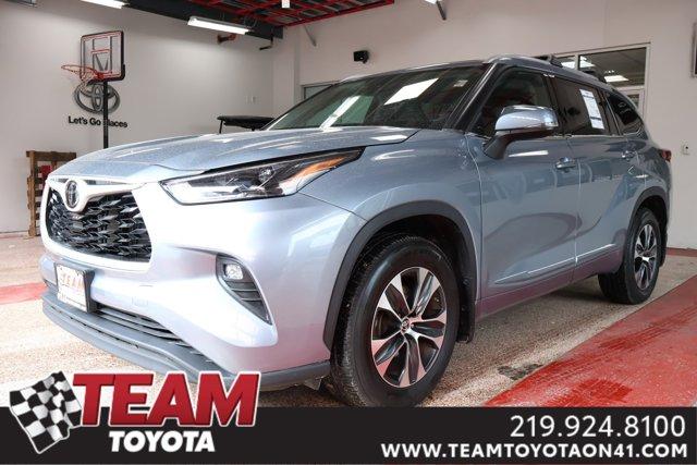 used 2022 Toyota Highlander car, priced at $37,300