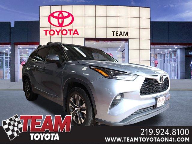 used 2022 Toyota Highlander car, priced at $37,300