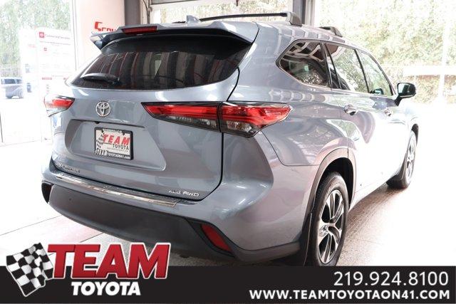 used 2022 Toyota Highlander car, priced at $37,300