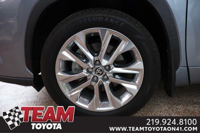 used 2020 Toyota Highlander car, priced at $35,300