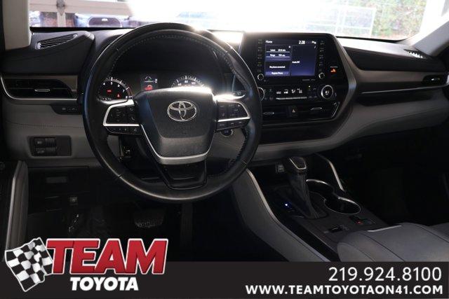 used 2022 Toyota Highlander car, priced at $27,700