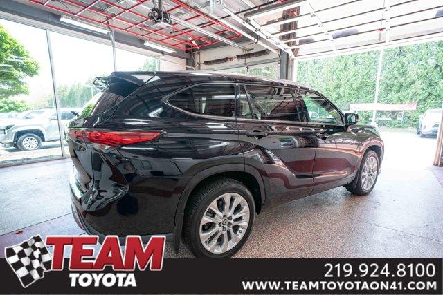 used 2021 Toyota Highlander car, priced at $34,000