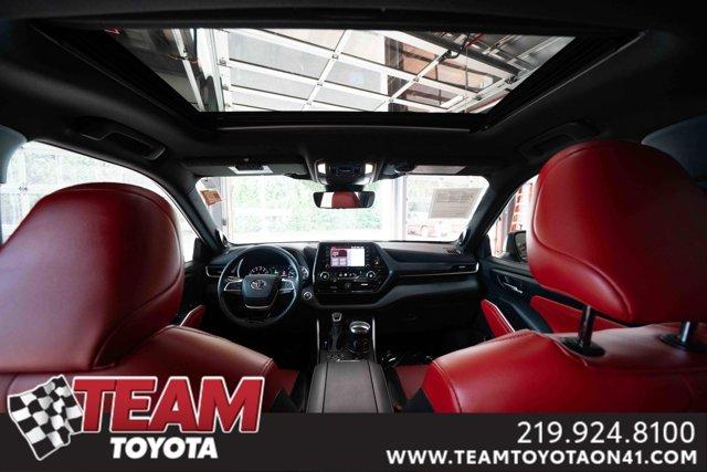 used 2022 Toyota Highlander car, priced at $38,300