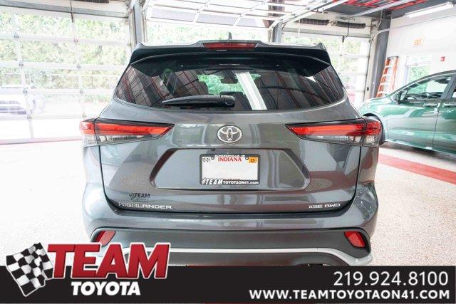 used 2022 Toyota Highlander car, priced at $38,300