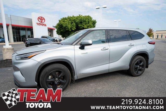 used 2021 Toyota Highlander Hybrid car, priced at $31,000