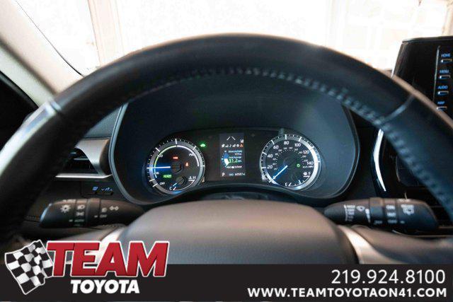 used 2021 Toyota Highlander Hybrid car, priced at $29,900