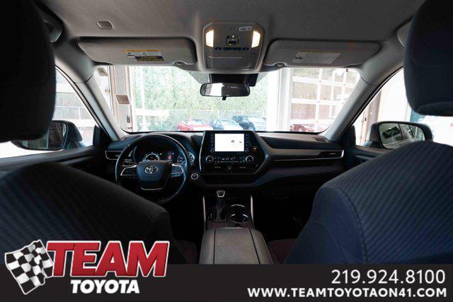 used 2021 Toyota Highlander Hybrid car, priced at $29,900
