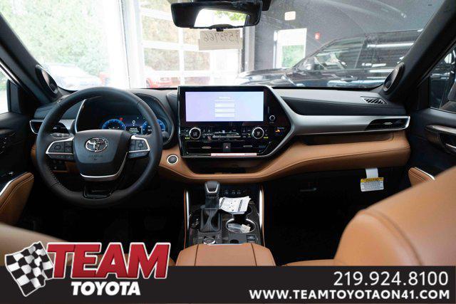 new 2025 Toyota Highlander car, priced at $54,400