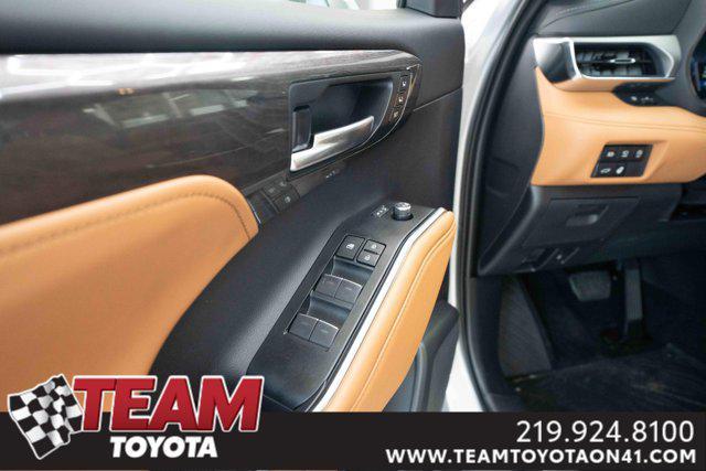 new 2025 Toyota Highlander car, priced at $54,400