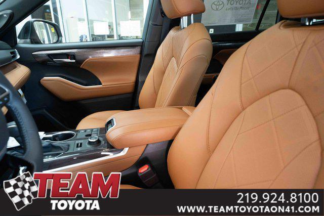 new 2025 Toyota Highlander car, priced at $54,400