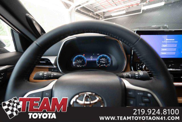 new 2025 Toyota Highlander car, priced at $54,400