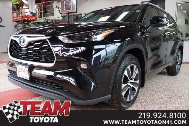 used 2022 Toyota Highlander Hybrid car, priced at $39,300