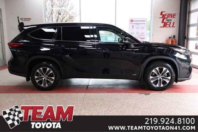 used 2022 Toyota Highlander Hybrid car, priced at $39,300