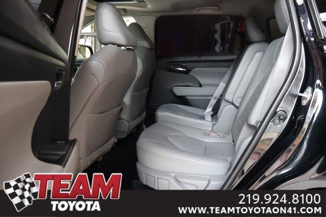 used 2022 Toyota Highlander Hybrid car, priced at $39,300