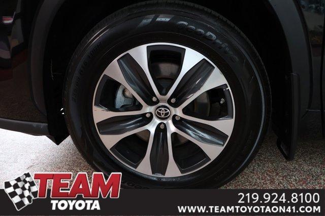 used 2022 Toyota Highlander Hybrid car, priced at $39,300