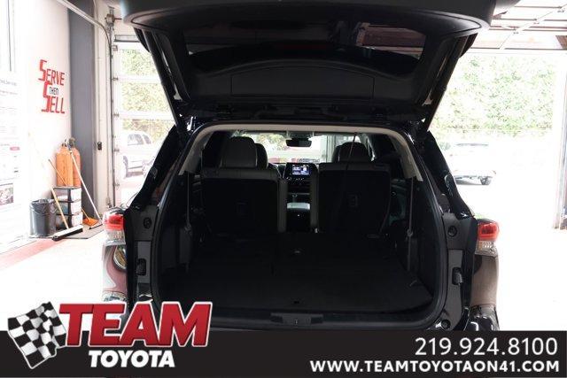 used 2022 Toyota Highlander Hybrid car, priced at $39,300