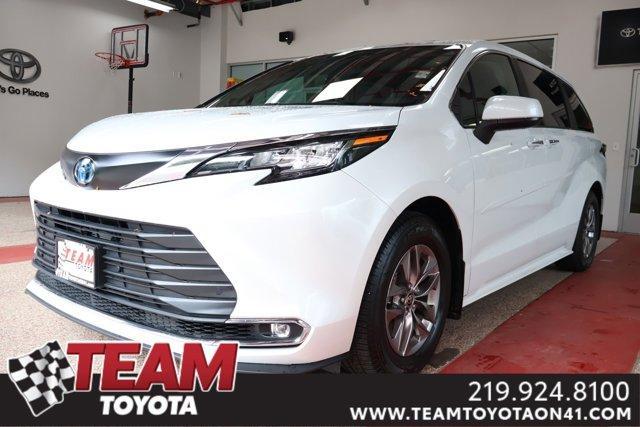 used 2023 Toyota Sienna car, priced at $44,400