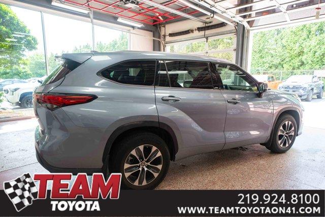 used 2021 Toyota Highlander car, priced at $36,500