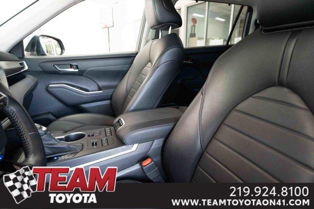 used 2021 Toyota Highlander car, priced at $36,000