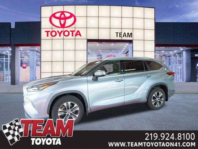used 2021 Toyota Highlander car, priced at $36,500