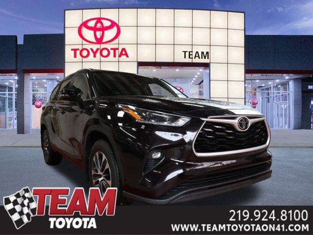 used 2021 Toyota Highlander car, priced at $32,700