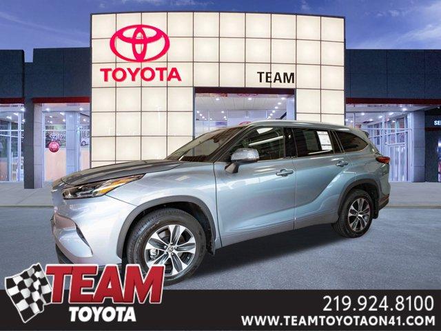 used 2022 Toyota Highlander car, priced at $37,700