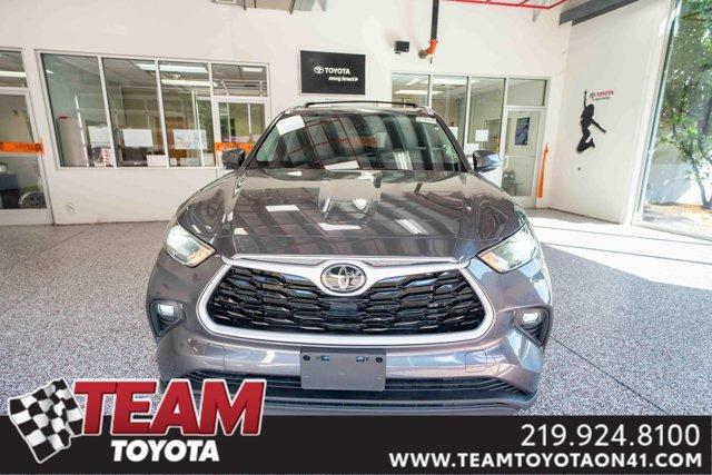 used 2022 Toyota Highlander car, priced at $37,500