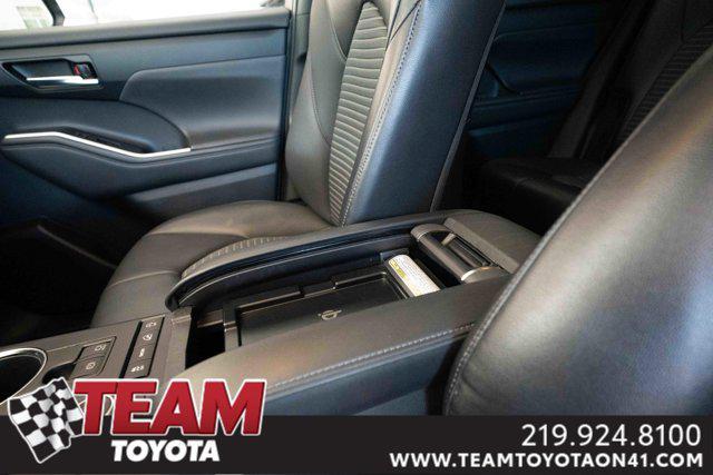 used 2022 Toyota Highlander car, priced at $37,300