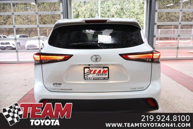 used 2022 Toyota Highlander car, priced at $34,700