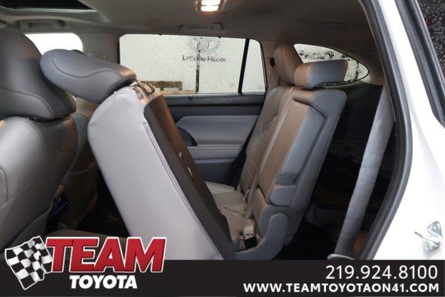 used 2022 Toyota Highlander car, priced at $34,700