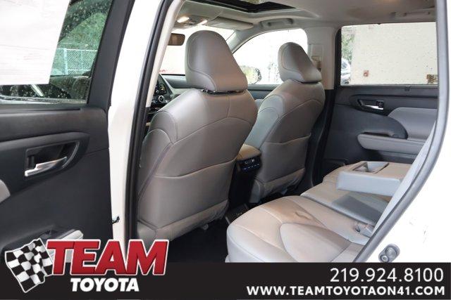 used 2022 Toyota Highlander car, priced at $34,700