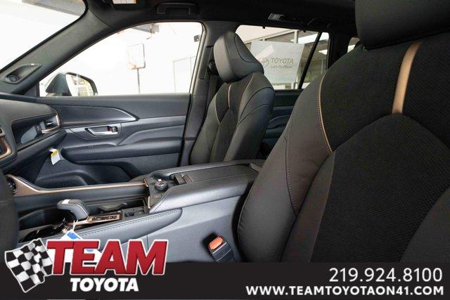 new 2025 Toyota Grand Highlander Hybrid car, priced at $64,242
